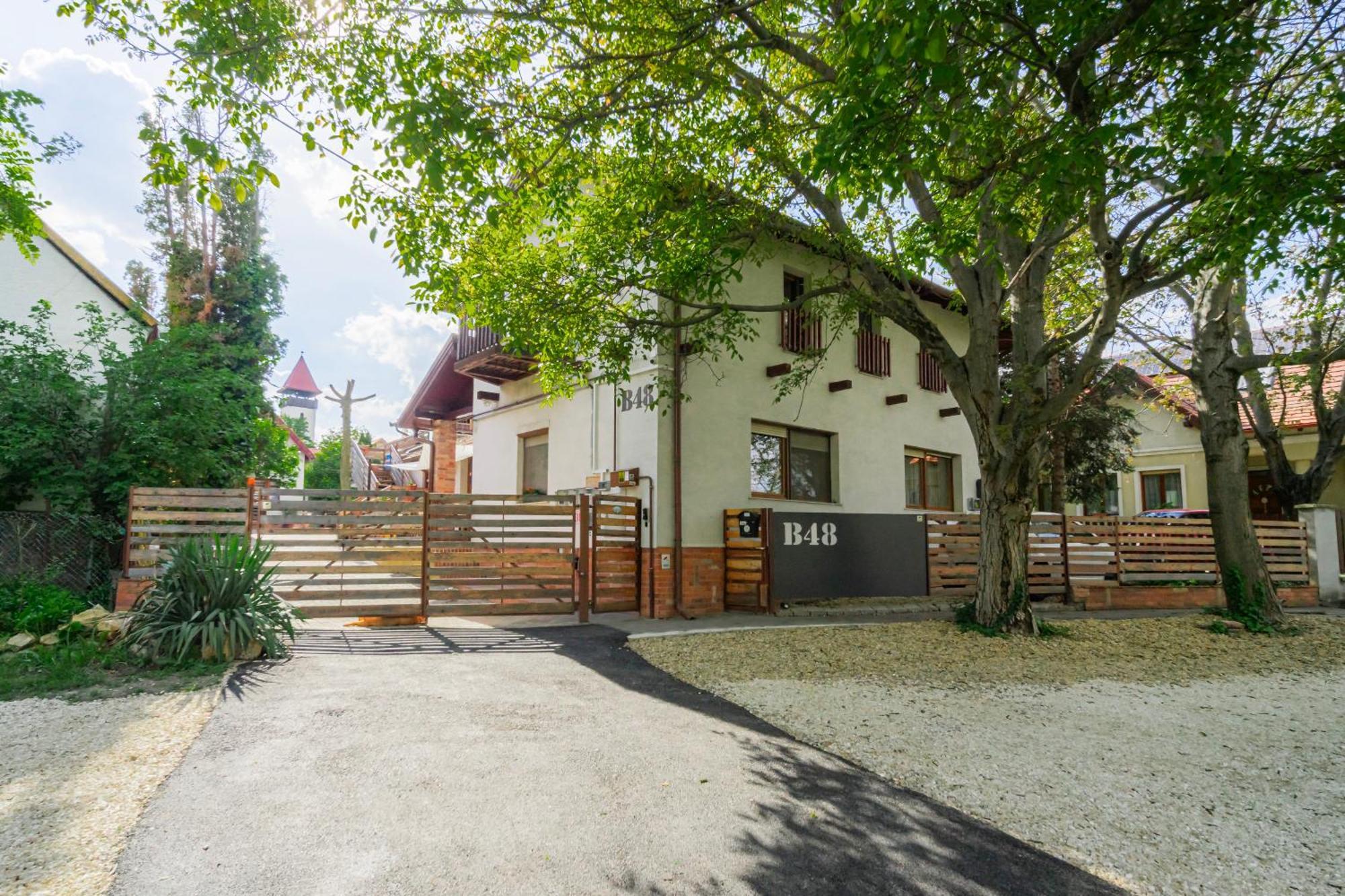 B48 Gardenhouse - A Zoeldben Kenyelmesen Villa Törökbálint Dış mekan fotoğraf